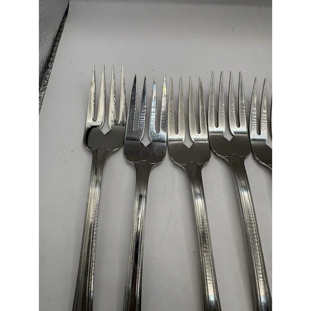 9 Salad/ Desert Forks MIDTOWNE Oneida USA Stainless 6 3/4” Glossy Very Nice!